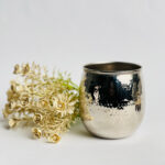 ⁦اصيص زرع بتصميم ديكوري مزخرف _ باللون الفضي⁩ - الصورة ⁦3⁩