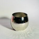 ⁦اصيص زرع من النحاس المزخرف لتجديد ديكور المنزل _ باللون الفضي⁩ - الصورة ⁦4⁩