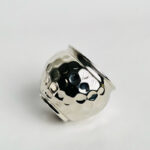 ⁦اصيص زرع وحامل شموع نحاس تصميم خليه نحل - باللون الفضي⁩ - الصورة ⁦4⁩