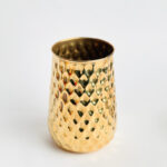 ⁦فازة زهور نحاس مزخرفة للديكور باللون الذهبي - 14 سم⁩ - الصورة ⁦3⁩