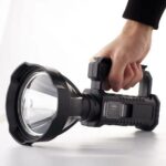 كشاف يدوي ب 4 مستويات إضاءة مع باور بانك مزود باستاند ثلاثي القوائم