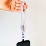 ⁦ميدالية موبايل للتعليق داخل الجراب لحمايته من السقوط أو الفقد⁩ - الصورة ⁦3⁩