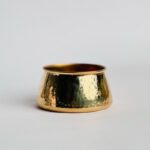 ⁦وعاء حامل شموع من النحاس مزخرف للديكور باللون الذهبي - 5 * 9 سم⁩ - الصورة ⁦3⁩