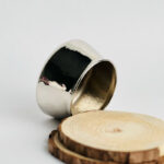 ⁦وعاء حامل شموع من النحاس مزخرف للديكور باللون الفضي- 5 * 9 سم⁩ - الصورة ⁦2⁩