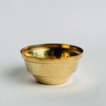 وعاء نحاسي مزخرف متعدد الاستخدامات باللون الذهبي