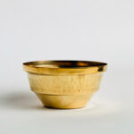 ⁦وعاء نحاسي مزخرف متعدد الاستخدامات باللون الذهبي⁩ - الصورة ⁦4⁩