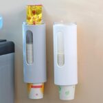 ⁦حامل أكواب بجزء شفاف للتعليق بجانب ديسبنسر الماء أو الحائط⁩ - الصورة ⁦2⁩