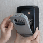 ⁦خزنة مفاتيح برقم سري تعلق علي الحائط⁩ - الصورة ⁦3⁩