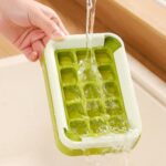 ⁦علبة مكعبات ثلج بغطاء اكليريك شفاف محكم الغلق⁩ - الصورة ⁦2⁩