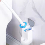 فرشة تواليت مع 8 رؤوس تنظيف قابلة للفصل للاستخدام مره واحده فقط