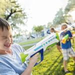 ⁦مسدس مياه باضاءه ليد ملونه مزود بخاصية الشفط التلقائي يعمل بالبطارية⁩ - الصورة ⁦6⁩