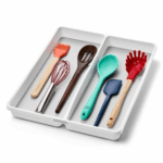 ⁦منظم لدرج المطبخ مقسم 2 خانة سيليكون من الداخل لتنظيم المعالق والشوك⁩ - الصورة ⁦2⁩