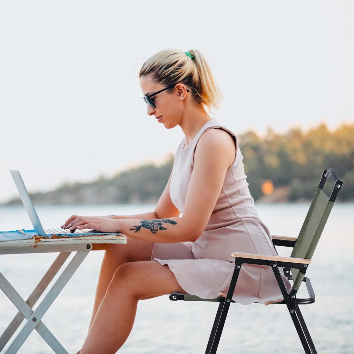 ⁦كرسي رحلات محمول  قابل للطي مع مسند ضهر وذراعين⁩ - الصورة ⁦11⁩