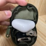⁦جراب ميني لحفظ للايربودز مع هوك  معدن للتعليق⁩ - الصورة ⁦2⁩