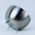 ⁦بولة استانلس استيل عميقة للسلطة ب 3 أرجل - مقاس 25 سم⁩ - الصورة ⁦2⁩