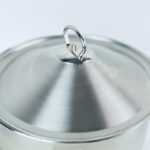 ⁦حلة استانلس استيل مقاس 24 * 12سم بغطاء ويدين لسهولة الحمل⁩ - الصورة ⁦5⁩