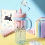 ⁦زجاجة مياه بلاستيكية بيد مريحة مناسبة للجيم بسعة 950 ملل⁩ - الصورة ⁦11⁩