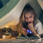 ⁦بلورة كريستال ثلاثية الابعاد بتصميم غزالة بقاعدة خشبية قابلة للفصل⁩ - الصورة ⁦4⁩