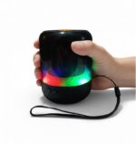 ⁦سبيكر ميني مكبر للصوت بألوان ار جي بي⁩ - الصورة ⁦3⁩