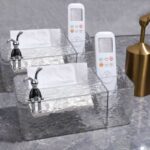 ⁦علبة مناديل اكليريك شفاف مزخرف مقسمة ل3 خانات⁩ - الصورة ⁦4⁩