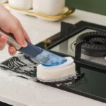 ⁦فرشاة أطباق 3 * 1 مع خزان صابون و3 فرش قابلة للتبديل⁩ - الصورة ⁦4⁩