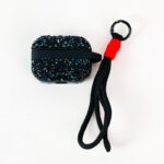 ⁦كفر لحفظ الايربودز بتصميم مميز مع حبل للتعليق⁩ - الصورة ⁦2⁩