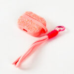 ⁦كفر لحفظ الايربودز بتصميم مميز مع حبل للتعليق⁩ - الصورة ⁦4⁩