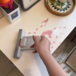 ⁦مساحة ميني محمولة لتنظيف المكتب والزجاج والمساحات الصغيرة⁩ - الصورة ⁦2⁩