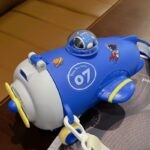 ⁦زمزمية بشاليموه بتصميم طائرة مجسمة مع حزام كروس للمدرسة والنادي -550 ملل⁩ - الصورة ⁦6⁩