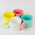 ⁦مج بورسلين بتصميم مموج ويد دائرية مناسب لشرب النسكافية والاتيه 350 ملي⁩ - الصورة ⁦5⁩