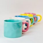 ⁦مج بورسلين بتصميم مموج ويد دائرية مناسب لشرب النسكافية والاتيه 350 ملي⁩ - الصورة ⁦3⁩