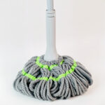 مساحة شرشوبة لتنظيف الارضيات والباركيه والسيراميك ذاتية العصر