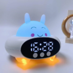 ساعة ومنبه بتصميم أرنب مع سبيكر بلوتوث بإضاءة ليد 7 ألوان مختلفة