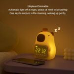 ⁦ساعة ومنبه بتصميم دبدوب مع ضوء ليلي لغرف النوم⁩ - الصورة ⁦8⁩