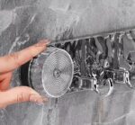 ⁦شماعة حوائط أكريليك شفاف ب 5 هوك لتعليق الملابس والحقائب⁩ - الصورة ⁦4⁩