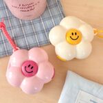 ⁦منظم لحبوب وكبسولات الدواء والفيتامينات بتصميم وردة 5 خانات للسفر والخروج⁩ - الصورة ⁦3⁩