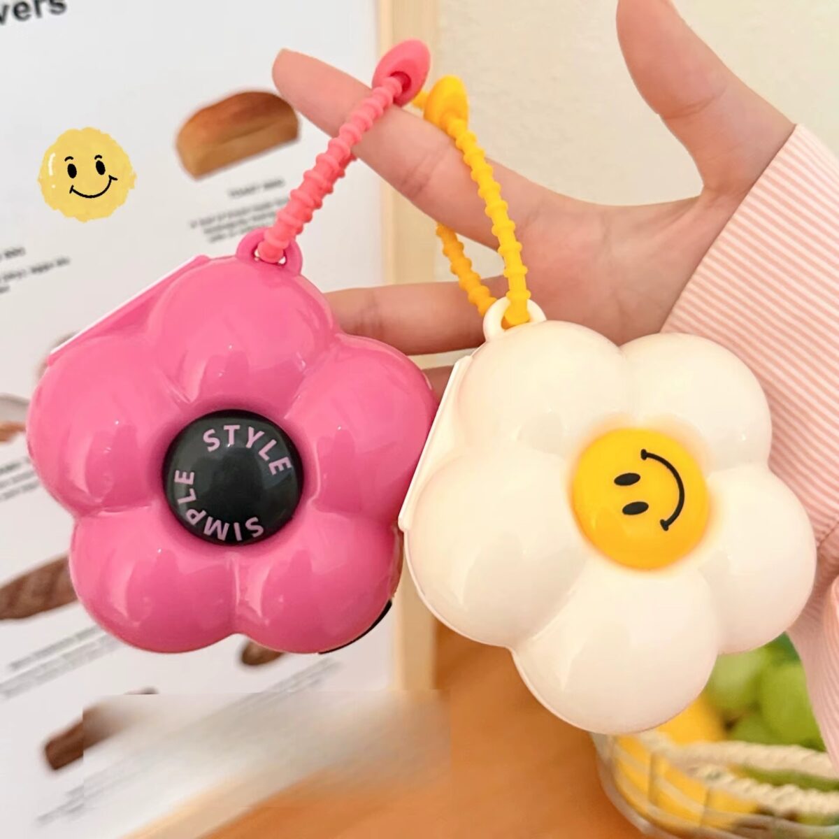 ⁦منظم لحبوب وكبسولات الدواء والفيتامينات بتصميم وردة 5 خانات للسفر والخروج⁩ - الصورة ⁦5⁩