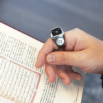 ⁦خاتم تسبيح وذكر ديجيتال بشاشة ليد قابل للشحن⁩ - الصورة ⁦2⁩