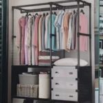 ستاند ملابس ب 2 رف و3 أدراج لتنظيم الملابس والأحذية