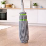 ⁦مساحة شرشوبة لتنظيف الارضيات والباركيه والسيراميك ذاتية العصر⁩ - الصورة ⁦3⁩