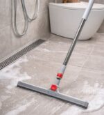 ⁦مساحة يدوية للارضيات والبلاط قابلة للدوران 180 درجة⁩ - الصورة ⁦2⁩