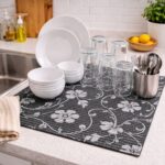 ⁦مفرش لتجفيف الاطباق والاواني والأكواب غير قابل للأنزلاق  قابل للطي لسهولة التخزين⁩ - الصورة ⁦2⁩