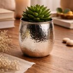 ⁦اصيص زرع بتصميم ديكوري مزخرف _ باللون الفضي⁩ - الصورة ⁦3⁩