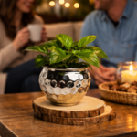 ⁦اصيص زرع وحامل شموع نحاس تصميم خليه نحل - باللون الفضي⁩ - الصورة ⁦2⁩