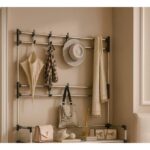 ⁦جزامة بـ 4 أرفف لتنظيم الاحذاية مع 8 هوكات لتعليق الشنط والكابات⁩ - الصورة ⁦4⁩