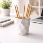 ⁦حامل أقلام بتصميم كوب متعرج لتنظيم الأدوات المكتبية⁩ - الصورة ⁦3⁩
