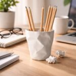حامل أقلام بتصميم كوب متعرج لتنظيم الأدوات المكتبية