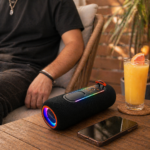 ⁦سبيكر مكبر للصوت وتربروف لاسلكي بقدرة 20 وات مع إضاءة ليد - بطارية 3000 ملي امبير⁩ - الصورة ⁦2⁩