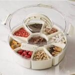 ⁦طبق تسالي دوار ب 6 خانات بغطاء شفاف لتقديم الحلويات والمكسرات⁩ - الصورة ⁦3⁩