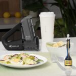 ⁦قطاعة ومبشرة لاسلكية للخضراوات والفواكه ب 4 شفرات⁩ - الصورة ⁦5⁩